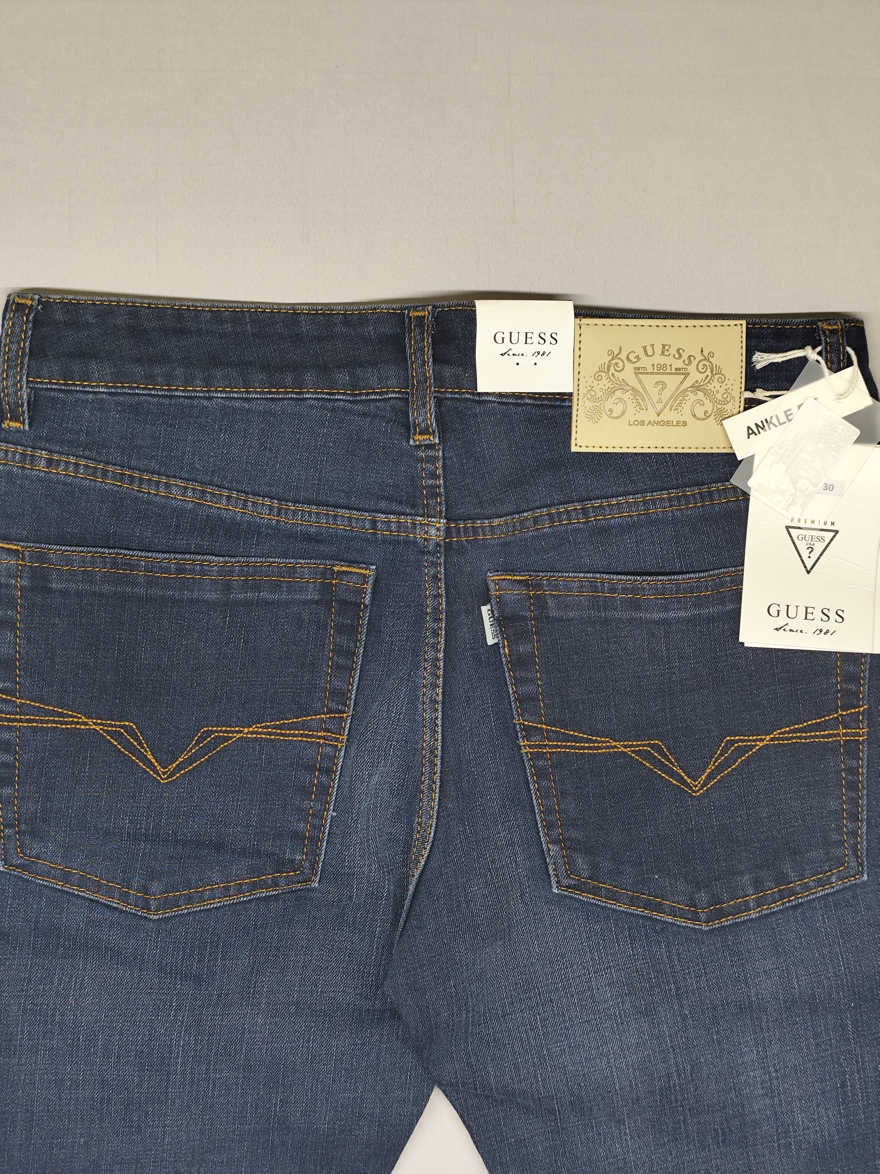 GUESS-JEANS-BLUE-2021