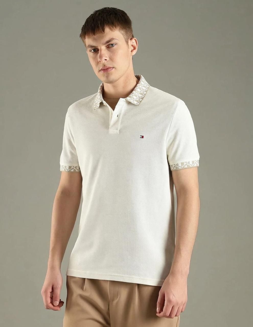 ROUND NECK
